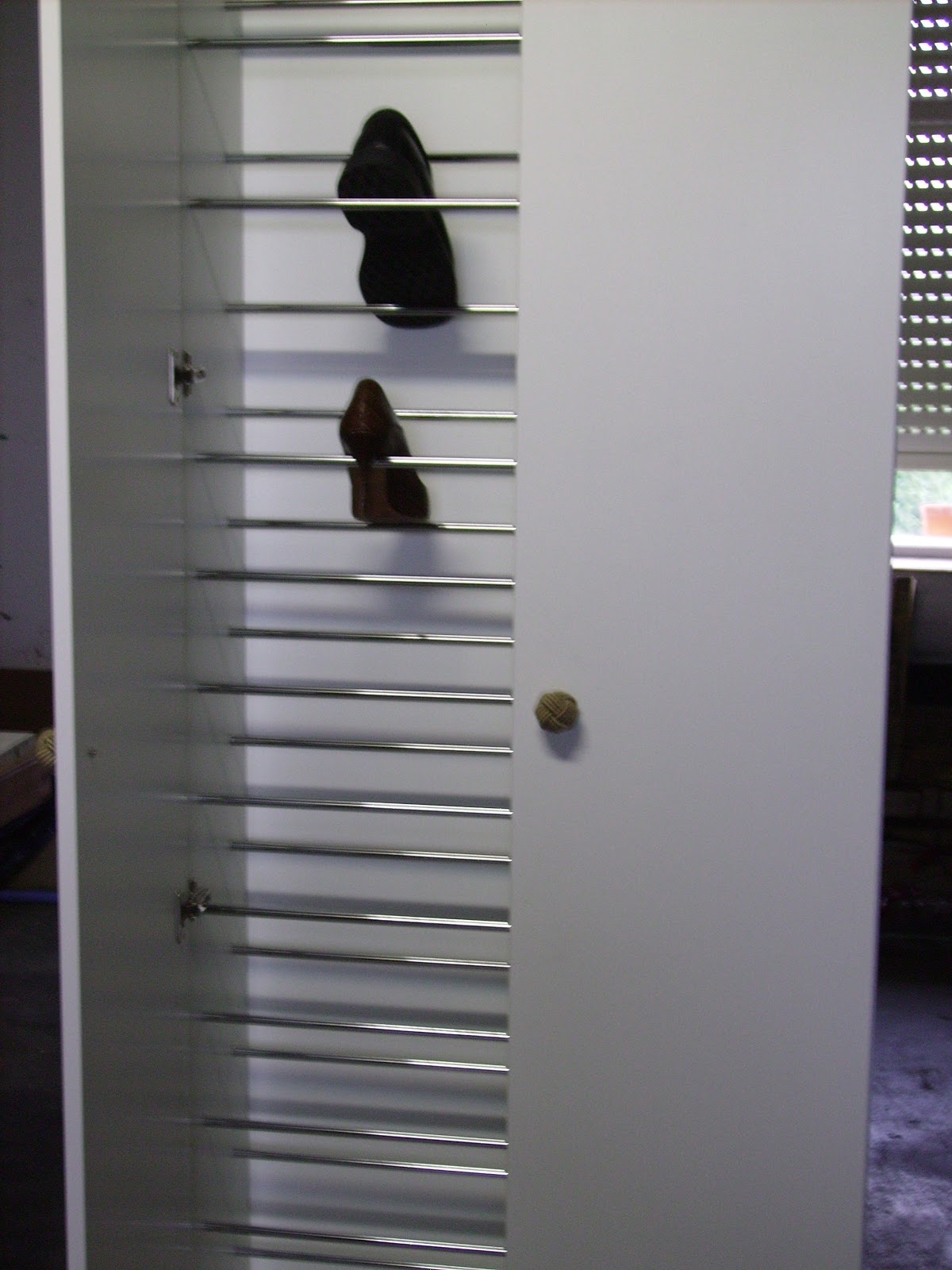 .: Armario zapatero.