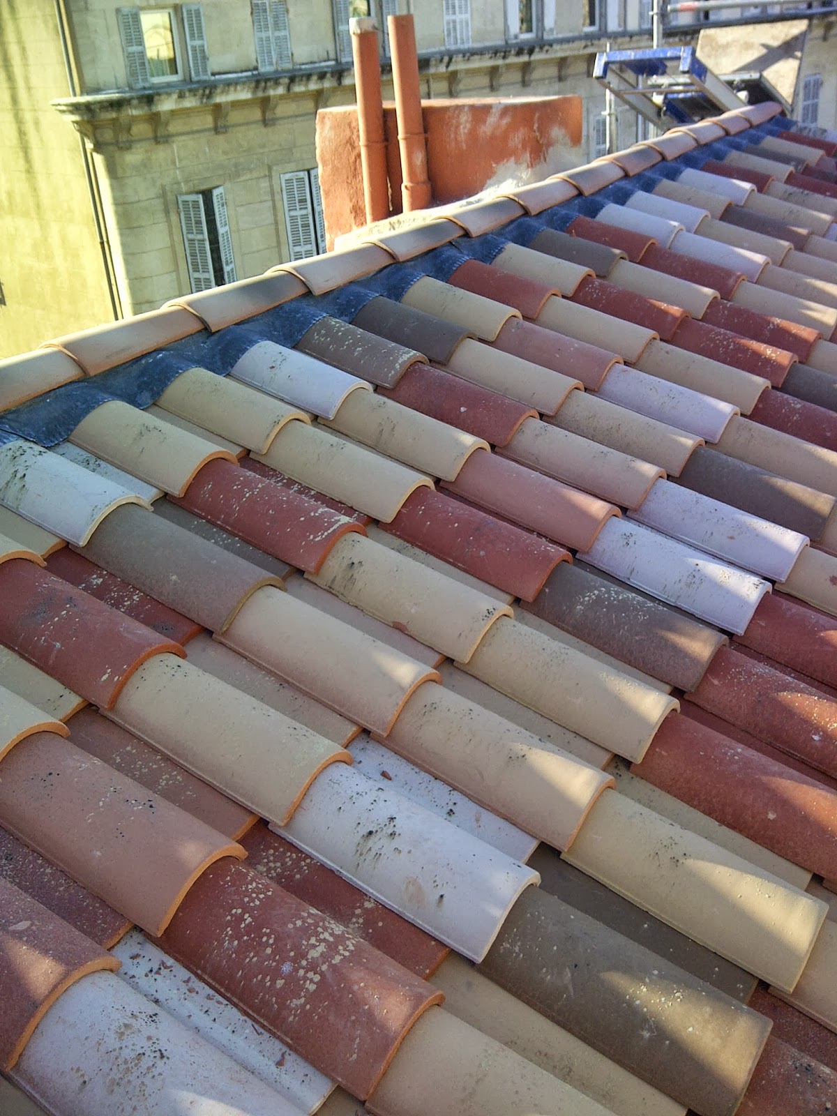 Combien De Tuiles Canal Au M2 Sur Pst CAPHABITAT13 : Spécialiste de toiture et d'isolation: RENOVATION TOITURE