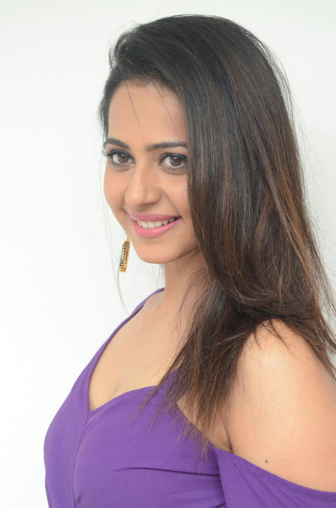 Rakul Preet Singh Photos at Dhruva Movie Interview