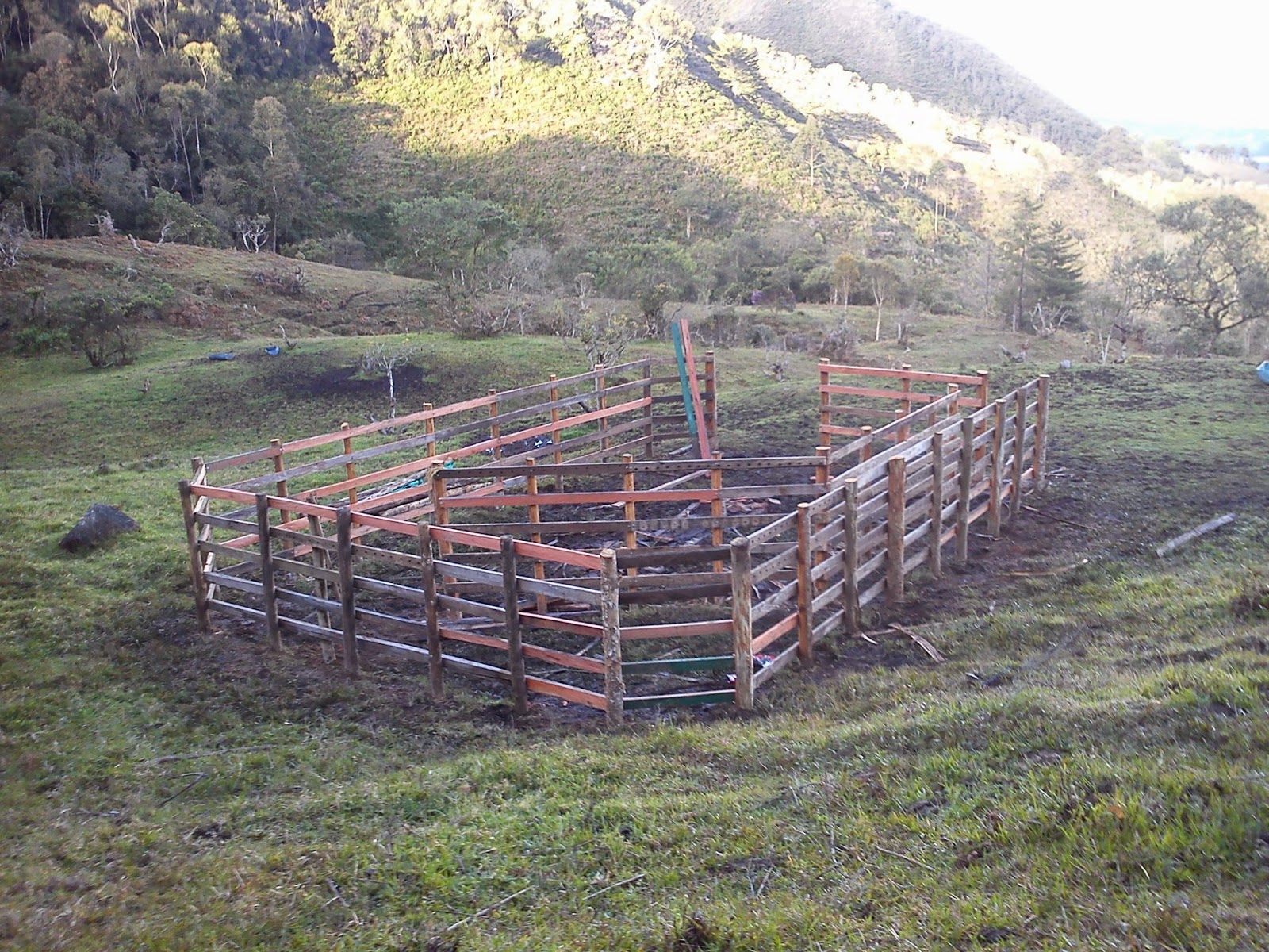 ENVARETAMOS ENVARETADOS, PESEBRERAS , CORRALES PARA GANADO, CERCAS ELÉCTRICAS ENVARETAMOS ENVARETADOS, PESEBRERAS , CORRALES PARA GANADO, CERCAS ELÉCTRICAS