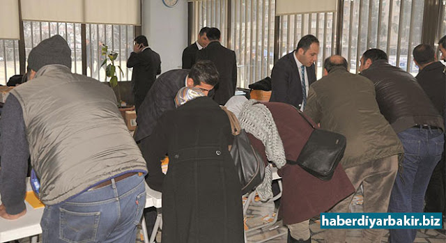 Kaymakam Turgay Gülenç Bismil Belediyesine atandı DİYARBAKIR-Diyarbakır'da DBP'li Bismil Belediyesine İlçe Kaymakamı Turgay Gülenç görevlendirildi.