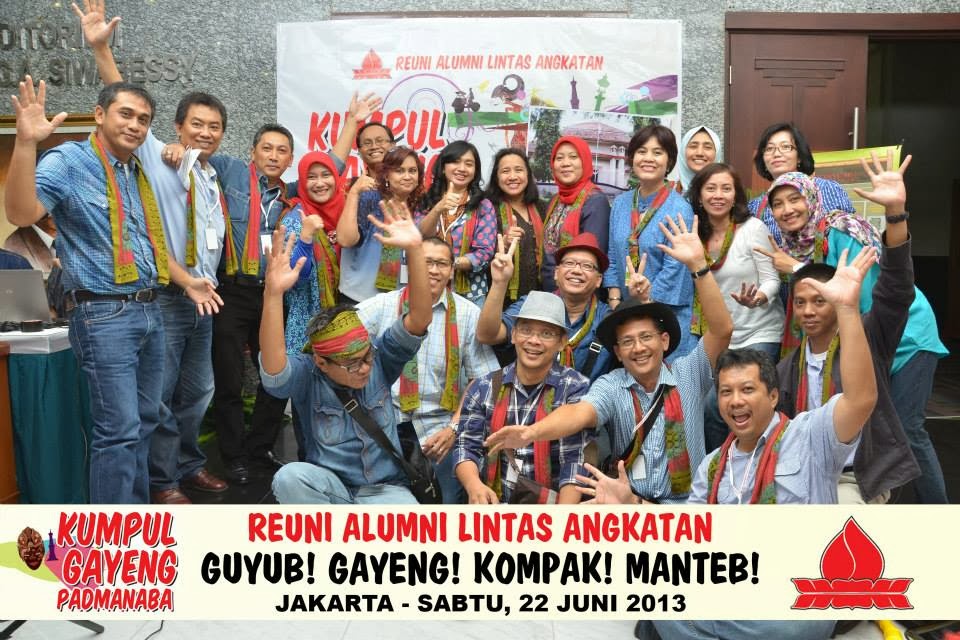 souvenir photo booth IRIS PhotoBooth Jasa Photo Booth Souvenir