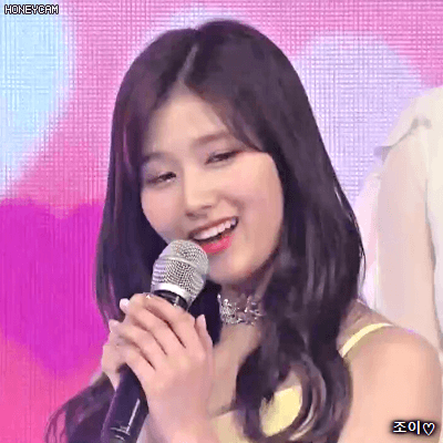 180412 엠카운트다운 트와이스 사랑둥이 사나.gif | 인스티즈