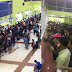 ບັນຍາກາດ ຜູ້ໂດຍສານເລີ້ມກັບບ້ານຢ່າງໜາແໜ້ນ ທີ່ຄິວລົດສາຍໃຕ້