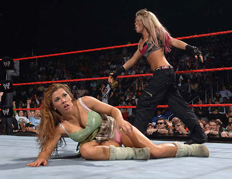 Deadly Divas "WWE Female Fighters" Sexy Expression 