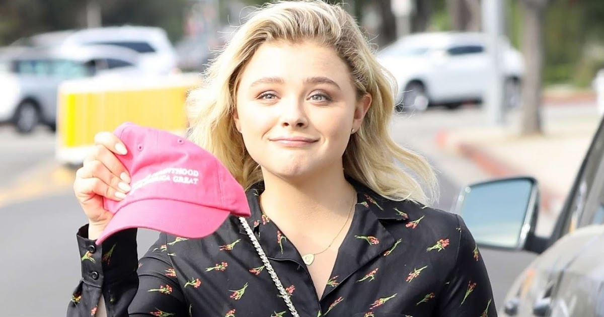 Chloe Grace Moretz indo às compras em Beverly Hills
