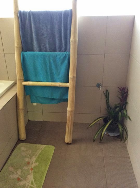 Bamboo towel rack