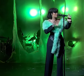 Rihanna's 'Love On The Brain' Performance At The Billboard Music Awards