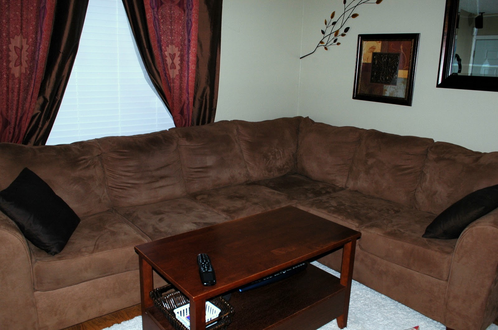 From Dining Table to Couch Zodirowe