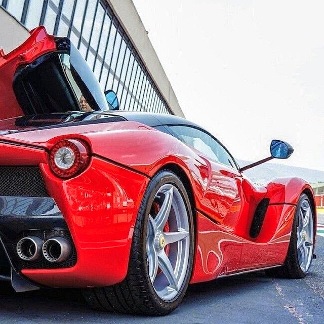 My blog: Lamborghini Vs Ferrari