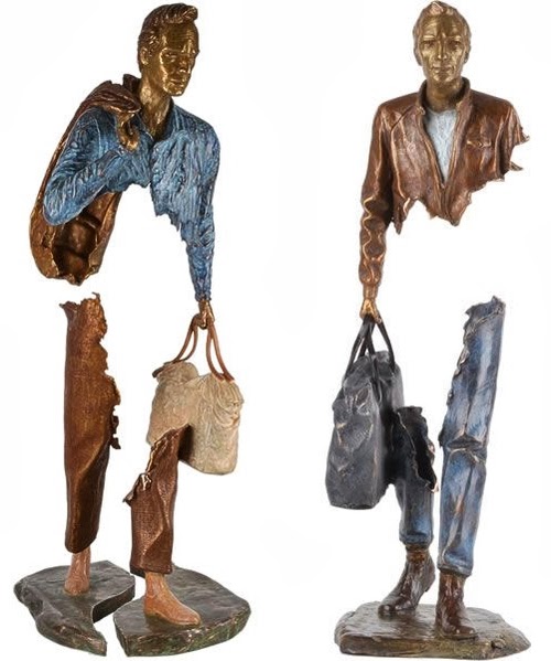 01-French-Artist-Bruno-Catalano-Bronze-Sculptures-Les Voyageurs-The-Travellers-www-designstack-co