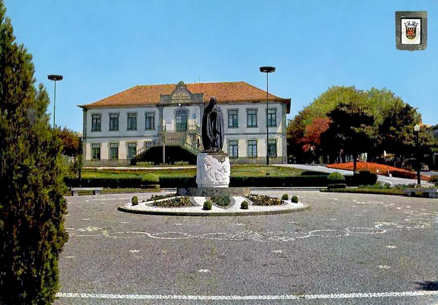 Retratos de Portugal: Paços de Ferreira - Estátua de D ...