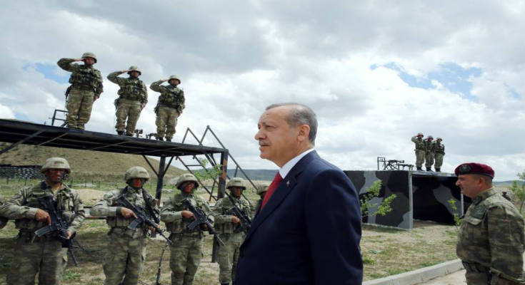 Με πόλεμο απειλεί τις ΗΠΑ η Τουρκία – «Ανεφοδιάζατε τα μαχητικά των πραξικοπηματιών από το Ιντσιρλίκ»