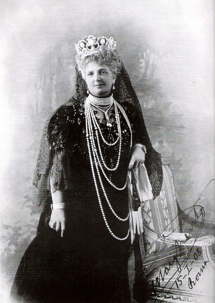 Королева италии