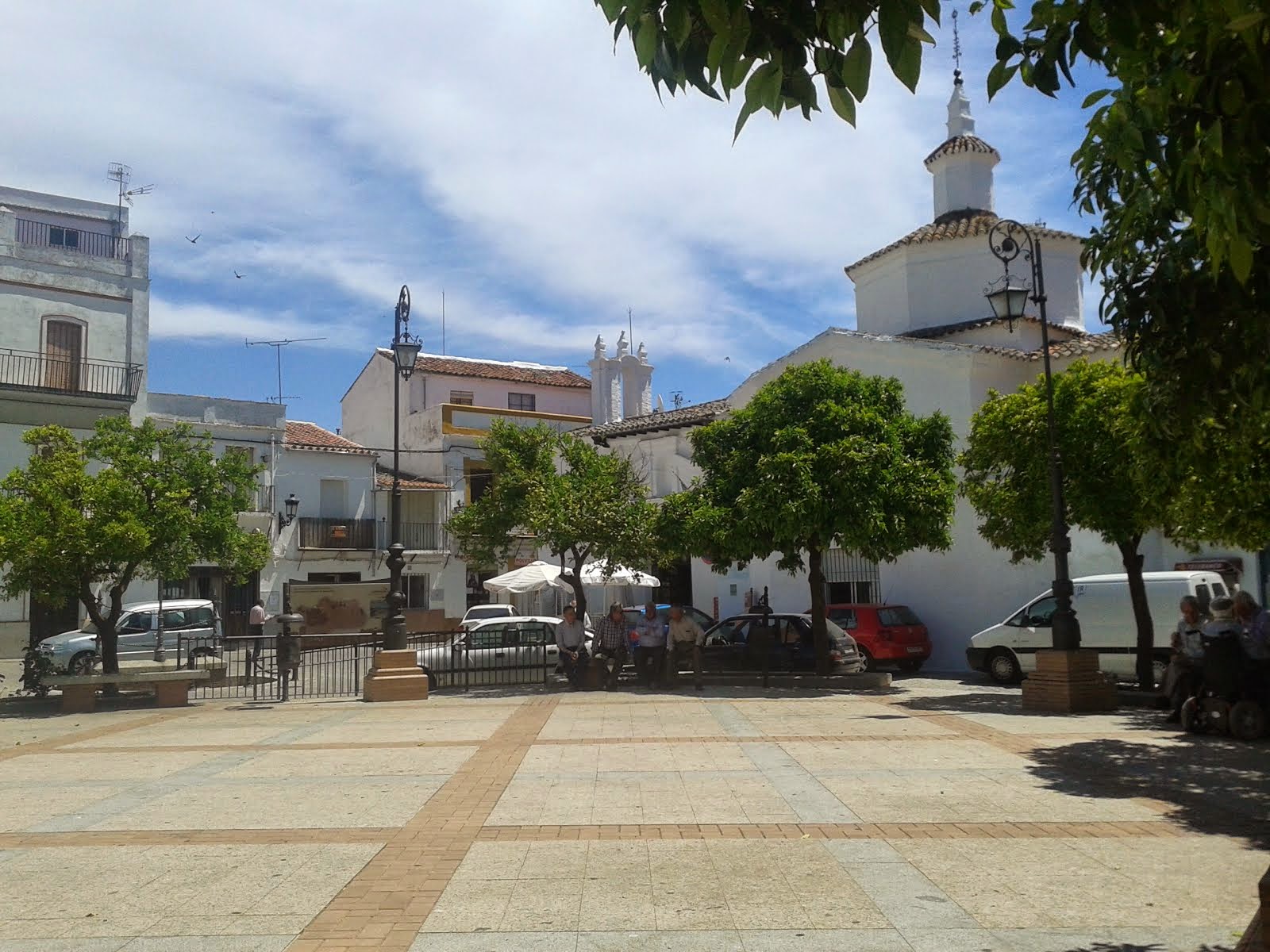Plaza España, al fondo Iglesia de San Vicente