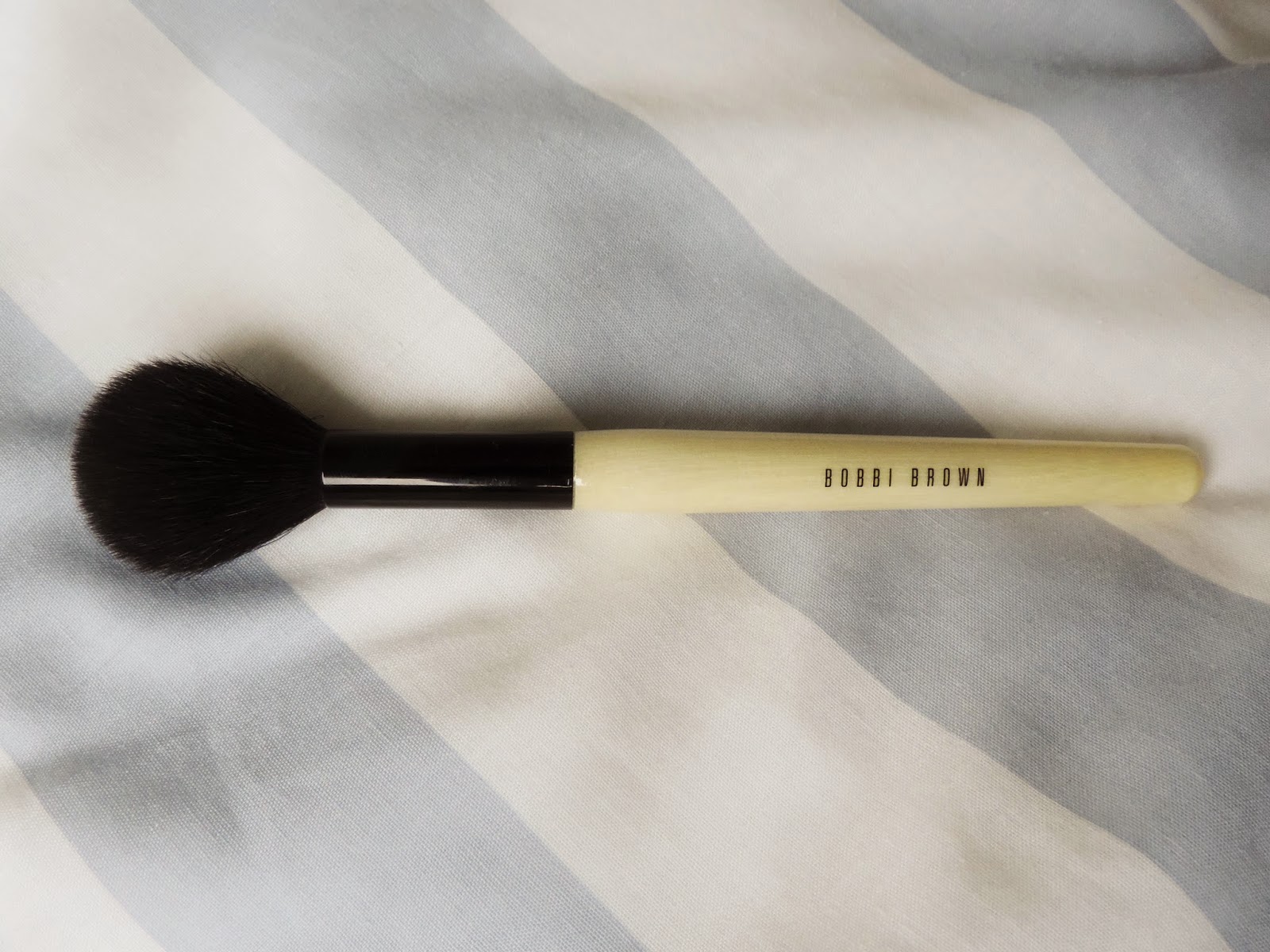 CloudEsmé Introducing Bobbi Brown's Sheer Powder Brush