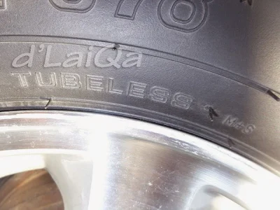 TUBELESS = tipe ban tanpa ban dalam