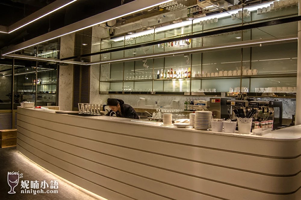 【台北車站美食】朵頤排餐館。不限時有插座京站西餐廳 【台北車站美食】朵頤排餐館。不限時有插座京站西餐廳