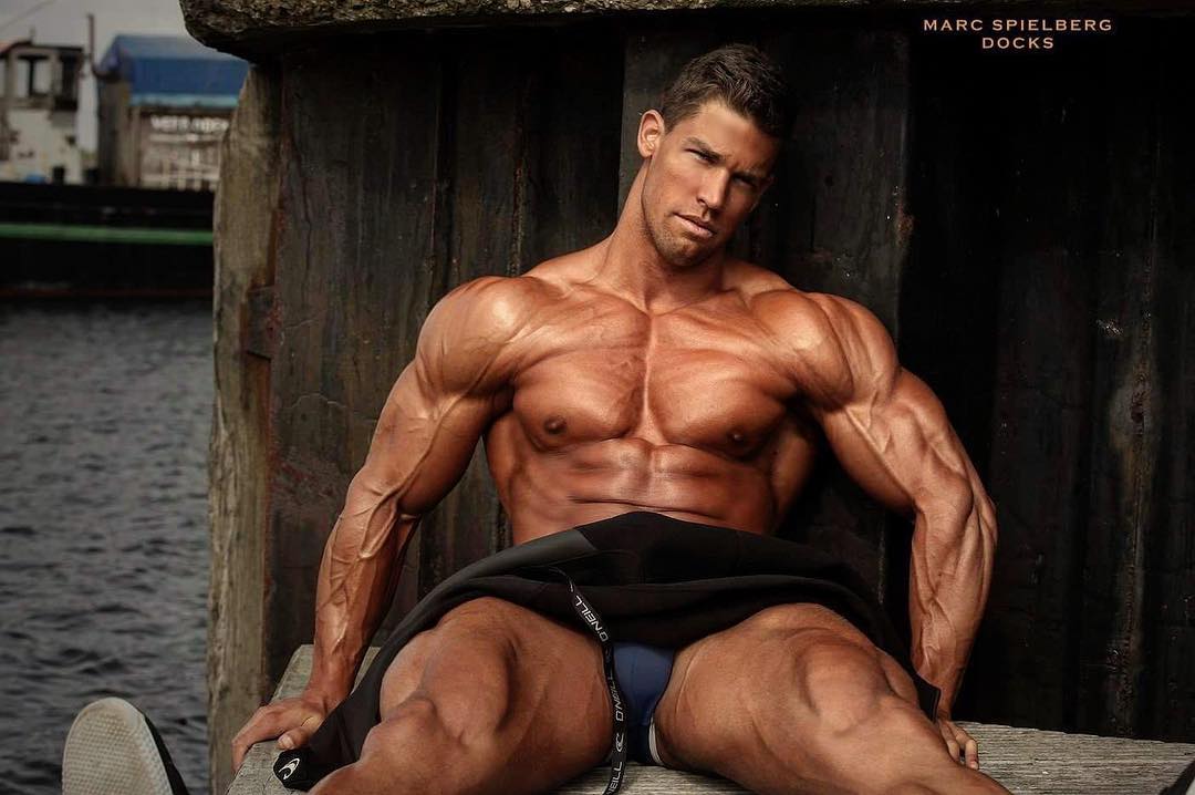 the beauty of male muscle: Kris.