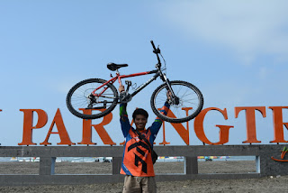 Bersepeda Sampai Pantai Parangtritis Bersepeda Sampai Pantai Parangtritis