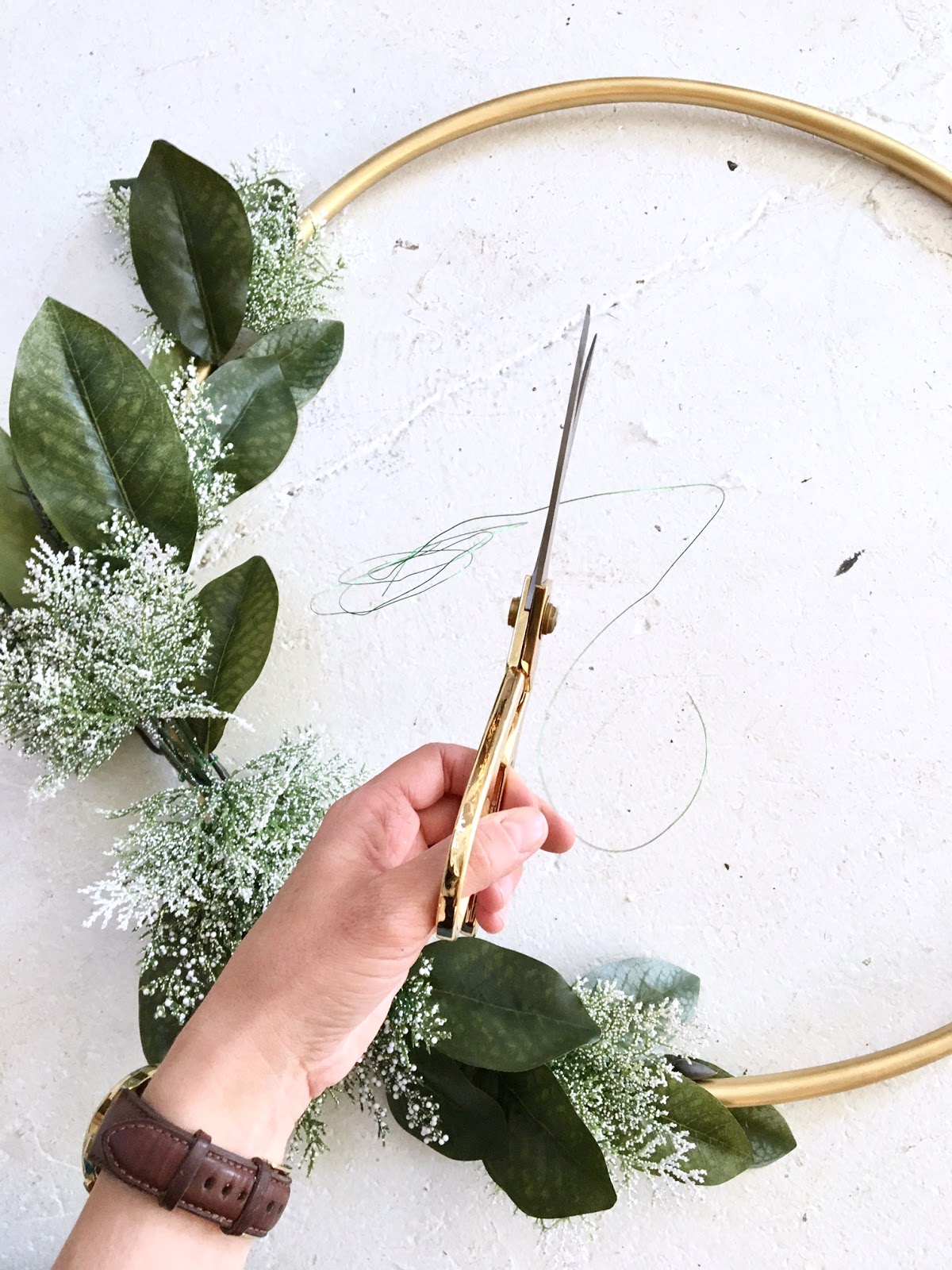 DIY Hula Hoop Christmas Wreath Harlow & Thistle