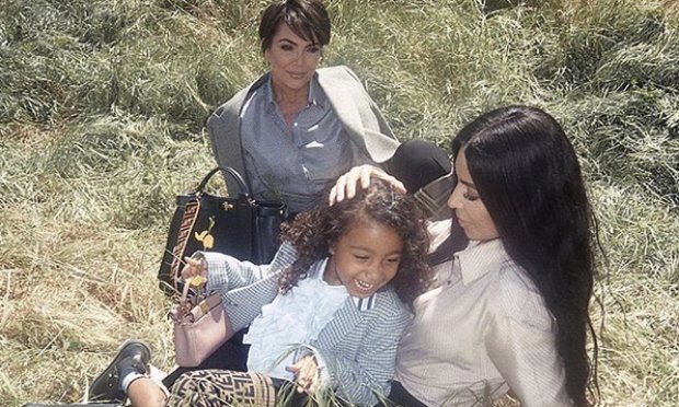 Kim Kardashian sobornó a su hija en su primer campaña de moda