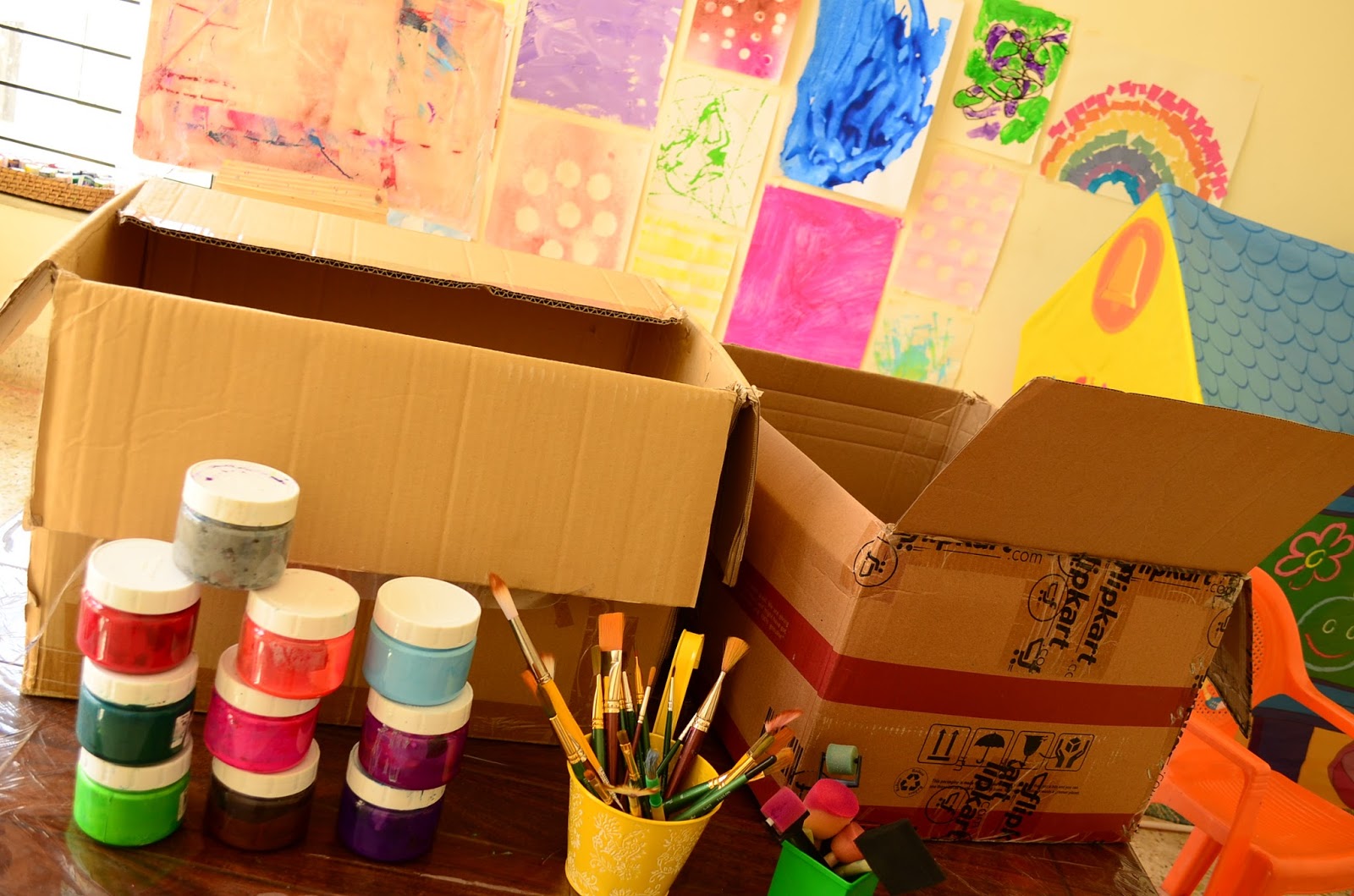 Paint a Giant Cardboard Box (Art Studio Diaries #5)