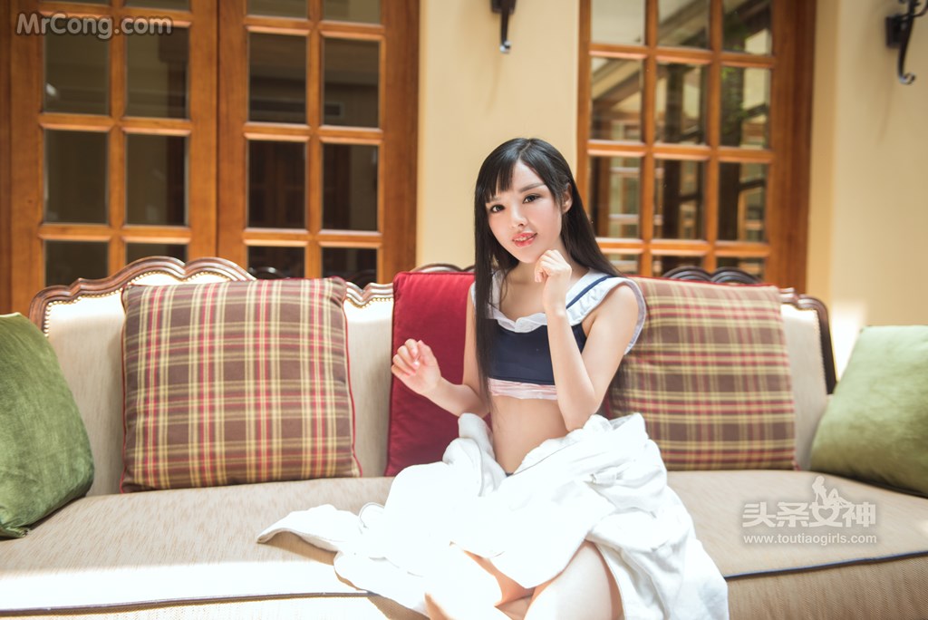 TouTiao 2017-08-15: Model Zhou Xi Yan (周 熙 妍) (21 photos)