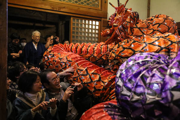Paul S Travel Pics Saturday Night Fever Kagura Dance At The Shrine