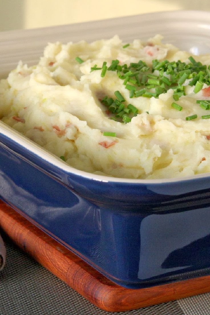 Sour Cream and Chive Mashed Potatoes | Boy Meets Bowl
