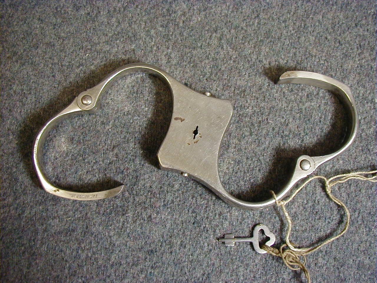 RestraintsBlog VINTAGE BEAN GIANT 1887 HANDCUFFS