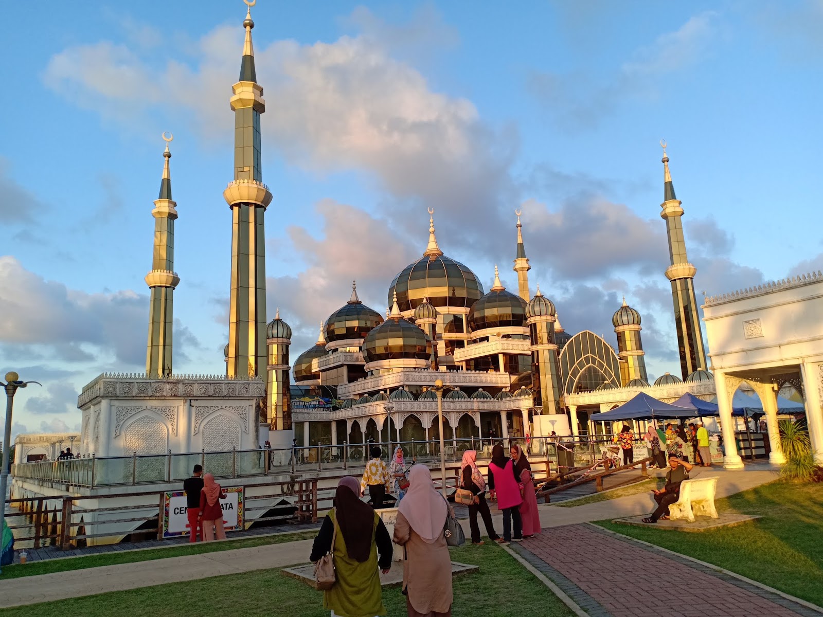 PENGALAMAN BERCUTI KE KUALA TERENGGANU