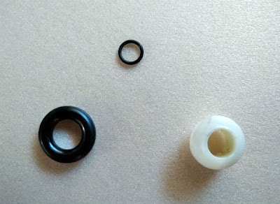 ワセリンが塗れたパーツ、塗れていないパーツ