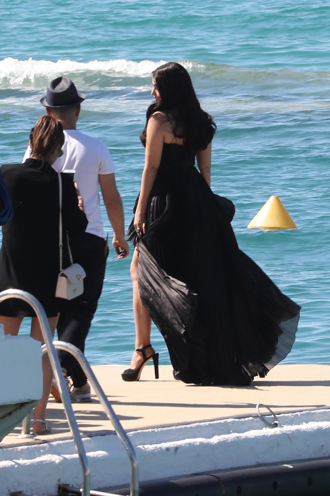 Aishwarya Rai Looks Irresistibly Sexy in Black Dress During a Photoshoot At Martinez Beach During The 70th Cannes Film Festival 2017