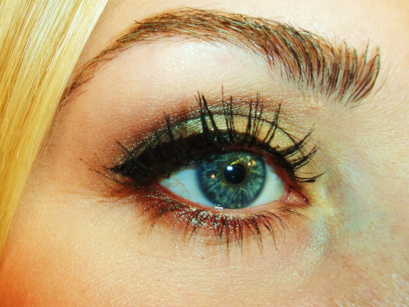 Women's Health and Beauty FullFace Drugstore Makeup Tutorial Soft Green