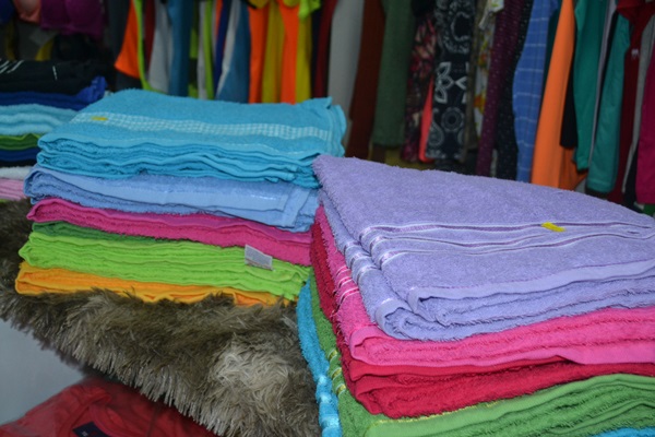 JC VARIEDADES – CAMA , MESA E BANHO