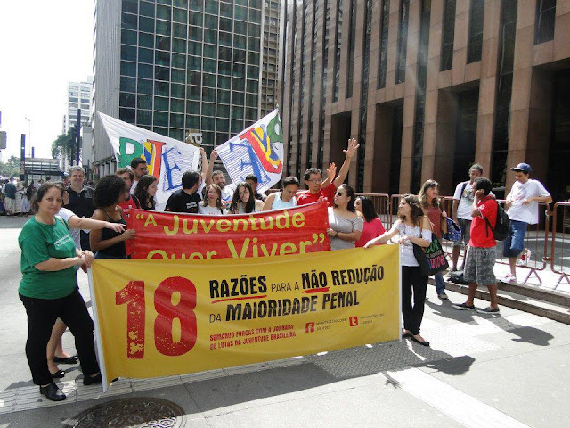 PJ Estudantil de São Paulo realizou uma manifestação na Av. Paulista contra a redução da maioridade penal.