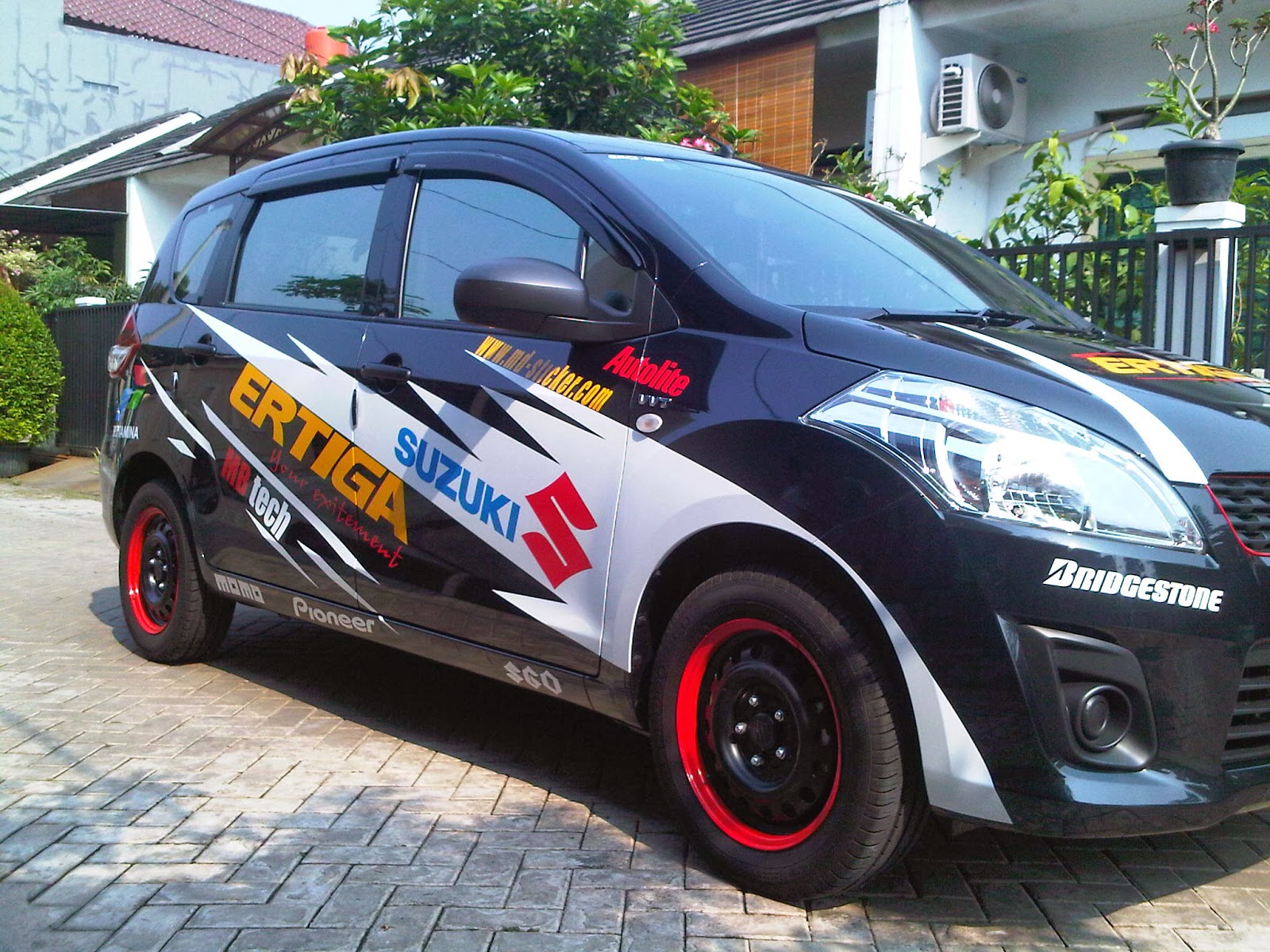 Gambar Cutting Sticker Mobil Atoz Duniaotto