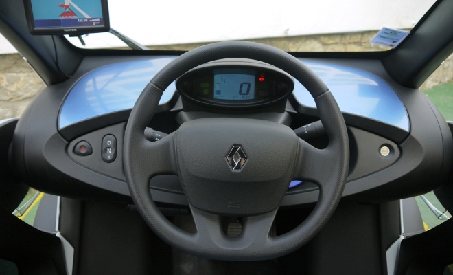 Renault Twizy Colour dashboard, instruments and cockpit