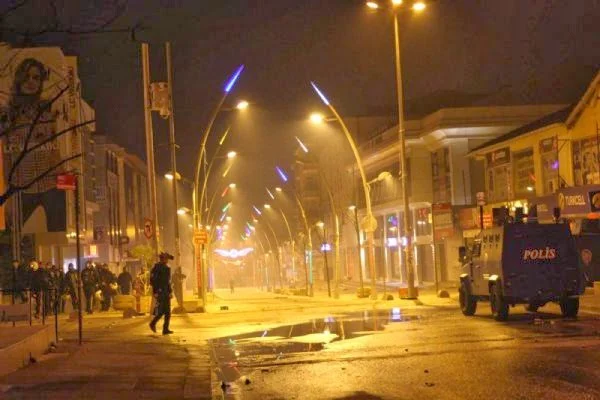 Sancaktepe’de göstericilere polis müdahalesi