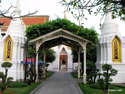 CEMENTERIO REAL WAT RATCHABOPHIT, BANGKOK. TAILANDIA