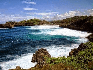 Pantai Watukarung Pacitan Surga Surfing Pulau Jawa