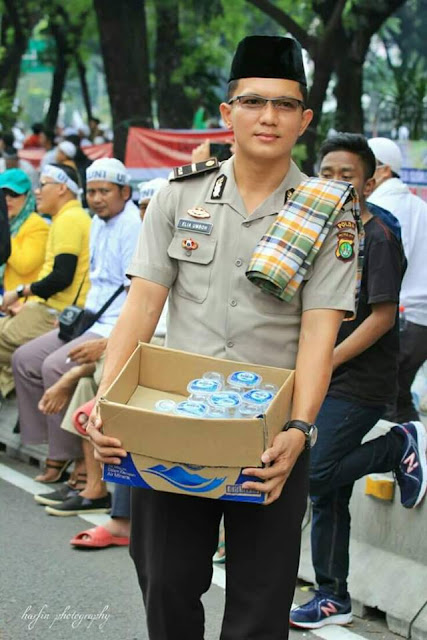 Rangkuman Foto dan Video dalam Aksi Bela Islam Jilid III Rangkuman Foto dan Video dalam Aksi Bela Islam Jilid III