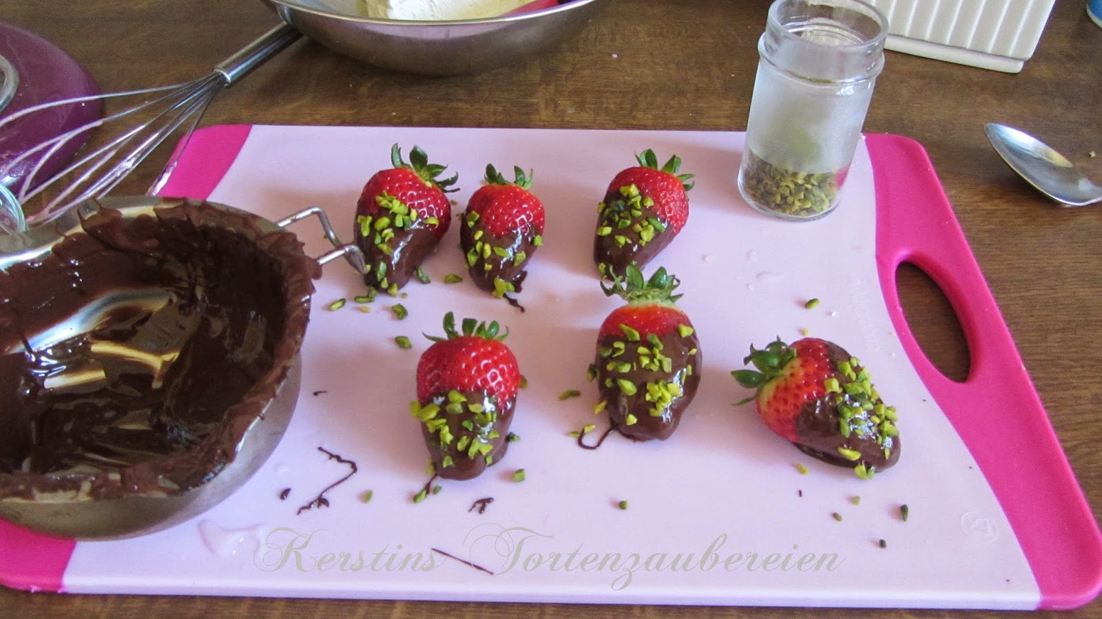 Erdbeersahne-Torte mit Pistazien-Joghurtcreme