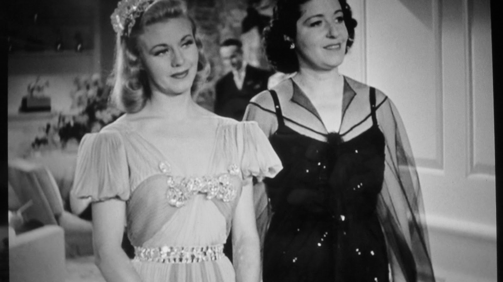 ♥ footloose and fancy free. a glimpse of glamour.