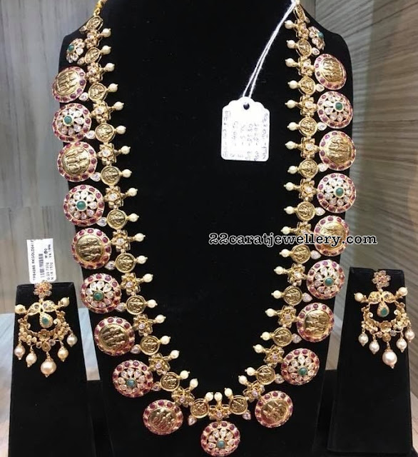 Bottu Mala with Lakshmi and Ram Parivar Bottu Mala with Lakshmi and Ram Parivar