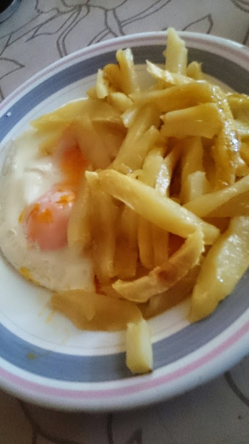 huevos-con-patatas-al-microondas