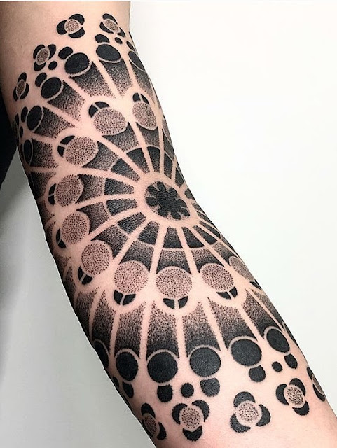 Tatuagens geométricas para as meninas Tatuagens geométricas para as meninas