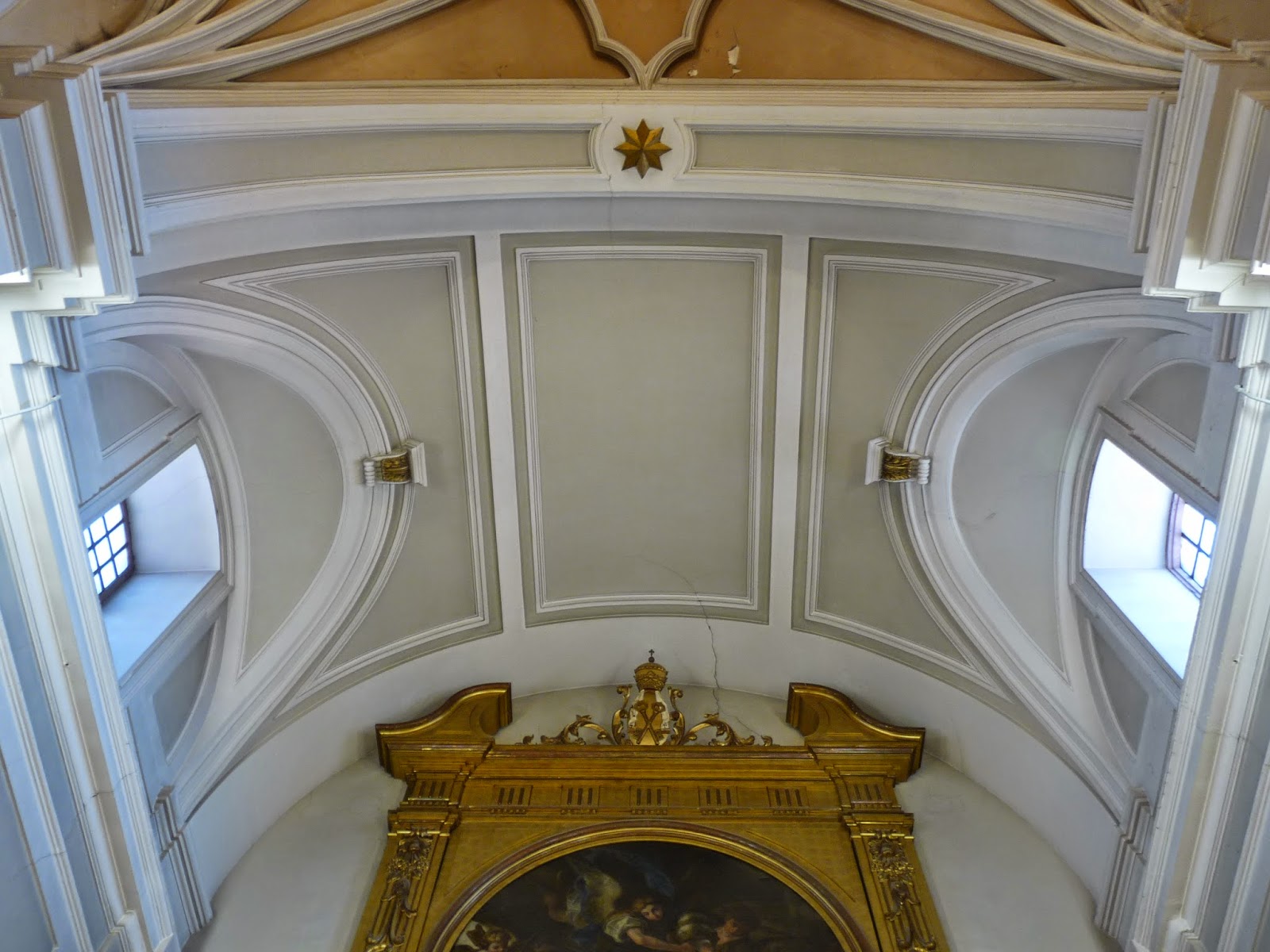 La Iglesia de San Pedro ad Víncula en Vallecas: Estudio patológico:Bóveda sobre el ábside principal