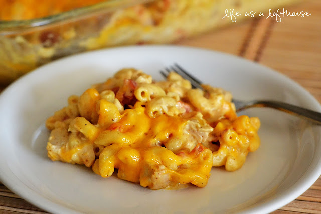 King Ranch Mac and Cheese is filled with chicken, sour cream, different spices and loads of cheese. Life-in-the-Lofthouse.com